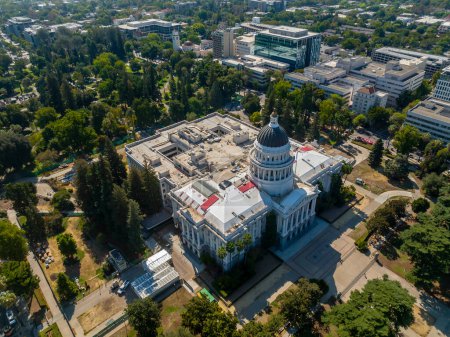 Téléchargez les photos : Aerial view of the California State Capitol Building in Sacramento, California - en image libre de droit