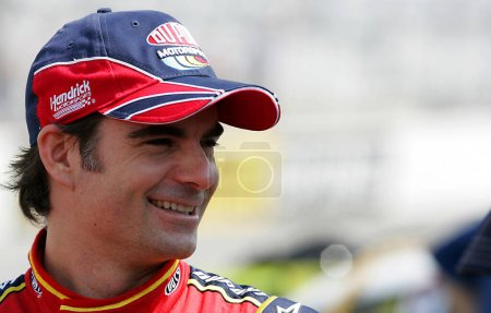 Photo for August 25, 2007 - Bristol, TN, USA: Jeff Gordon during qualifying for the Sharpie 500 at the Bristol Motor Speedway in Bristol, TN. - Royalty Free Image