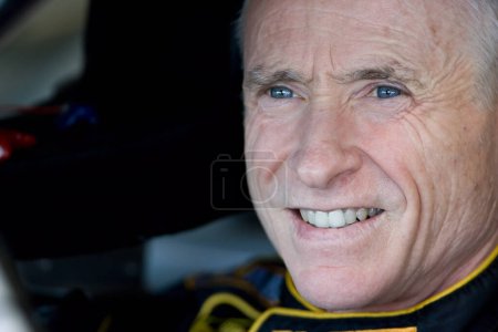 Foto de October 11, 2007 - Charlotte, NC, USA: Mark Martin during practice at Lowe's Motor Speedway for the running of the NNCS Bank of America 500 in Charlotte, NC. - Imagen libre de derechos