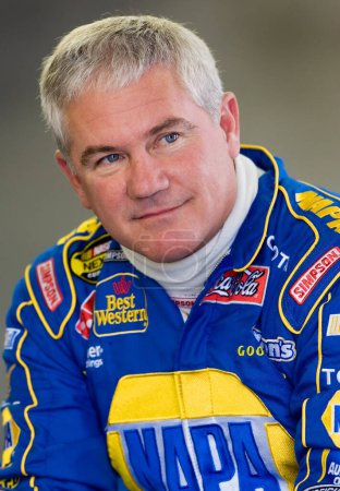 Téléchargez les photos : July 28, 2007 - Indianapolis, IN, USA: Terry Labonte waits in the garage before practice at the Indianapolis Motor Speedway for the running of the NNCS Allstate 400 at The Brickyard in Indianapolis, IN. - en image libre de droit