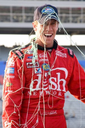 Téléchargez les photos : February 05, 2001 - Fort Worth , TX, USA: Carl Edwards clinches the NBS Championship at Texas Motor Speedway after finishing 11th in the running of the NASCAR Busch Series O'Reilly Challenge in Fort Worth, TX. - en image libre de droit