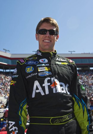 Foto de 22 March 2009 NASCAR Food City 500 Bristol,  TN - Carl Edwards smiles for the camear at the Bristol Motor Speedway for the running of the Food City 500 NASCAR Sprint Cup Series race in Bristol, TN - Imagen libre de derechos