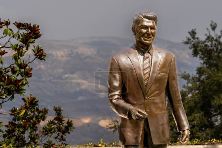 Foto de La Biblioteca Presidencial Ronald Reagan es el depósito de registros presidenciales de la administración de Ronald Reagan, el 40º presidente de los Estados Unidos.. - Imagen libre de derechos