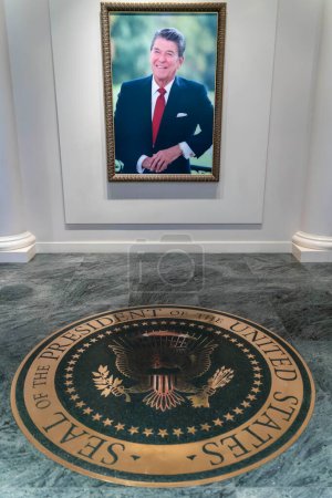 Téléchargez les photos : La bibliothèque présidentielle Ronald Reagan est le dépositaire des archives présidentielles de l'administration de Ronald Reagan, le 40e président des États-Unis. - en image libre de droit