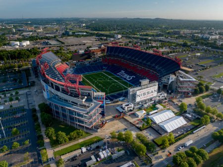 Téléchargez les photos : Vue aérienne du Nissan Stadium, domicile des Titans du Tennessee NFLs. - en image libre de droit