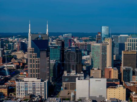 Foto de Vista aérea de la ciudad de Nashville, TN situado en el río Cumberland. La ciudad es la capital del Estado Voluntario. - Imagen libre de derechos