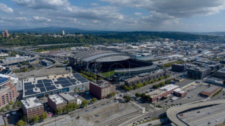 Foto de 05-sep-2023-Seattle, WA: Vista aérea del T-Mobile Park, sede de las Grandes Ligas de Béisbol, Seattle Mariners. - Imagen libre de derechos