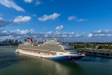 Photo for January 28, 2024 - Miami, FL, USA: Carnival Horizon embarks from Miami on a week-long Caribbean cruise, promising a blend of luxury and adventure at sea. With top-notch amenities, diverse entertainment, and stunning island destinations, it's an unfor - Royalty Free Image