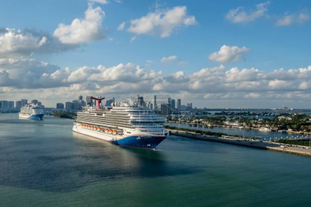 Photo for January 28, 2024 - Miami, FL, USA: Carnival Horizon embarks from Miami on a week-long Caribbean cruise, promising a blend of luxury and adventure at sea. With top-notch amenities, diverse entertainment, and stunning island destinations, it's an unfor - Royalty Free Image