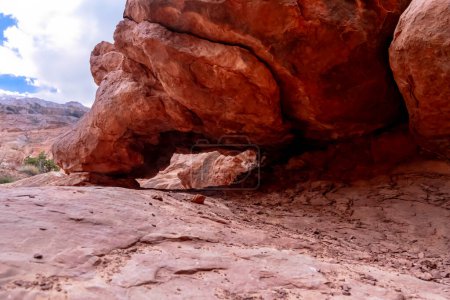 Utahs faszinierende Felsformationen fangen die atemberaubenden geologischen Wunder ein.