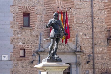 Photo for Monument to Alvaro de Bazan: Tribute to a Renowned Admiral in Madrid's Plaza de la Villa - Royalty Free Image