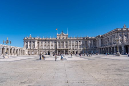 Téléchargez les photos : Palais royal de Madrid : Résidence emblématique de la royauté espagnole, Cérémonies d'accueil de l'Etat. - en image libre de droit