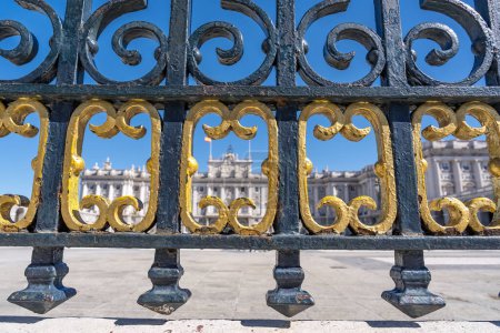 Téléchargez les photos : Palais royal de Madrid : Résidence emblématique de la royauté espagnole, Cérémonies d'accueil de l'Etat. - en image libre de droit