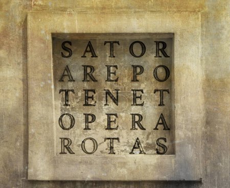 Bild der "Sator Arepo Tenet Opera Rotas" mit Palindrom in lateinischen Wörtern