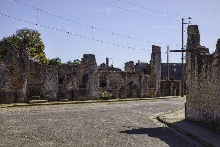 Téléchargez les photos : Oradour sur Glane le village en France où plus de 600 hommes femmes et enfants ont été tués par les nazis en juin 1944 - en image libre de droit