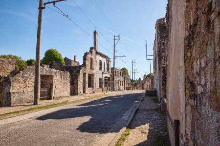 Téléchargez les photos : Oradour sur Glane le village en France où plus de 600 hommes femmes et enfants ont été tués par les nazis en juin 1944 - en image libre de droit