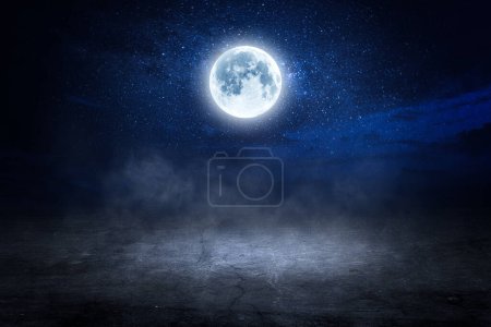 Téléchargez les photos : Pleine lune dans le ciel nocturne avec de la fumée. éléments de cette image scène meublée pour l'affichage du produit, produit, podium, piédestal, illustration 3D - en image libre de droit