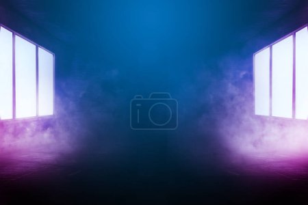 Téléchargez les photos : Fumée néon futuriste science-fiction brillant violet bleu lumières incandescentes tunnel fond 3 d rendu illustration - en image libre de droit