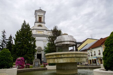Téléchargez les photos : Église luthérienne dans la ville de Poprad dans la région de Tatra en Slovaquie - en image libre de droit