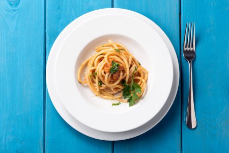 Téléchargez les photos : Dish of delicious white ragu tortiglioni pasta, Italian cuisine - en image libre de droit