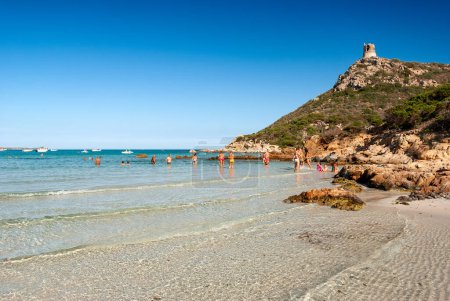 Téléchargez les photos : Mer bondée en Sardaigne, Porto Giunco, Villasimius - en image libre de droit