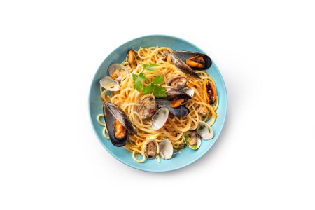 Foto de Primer plano de deliciosa pasta italiana con mariscos - Imagen libre de derechos