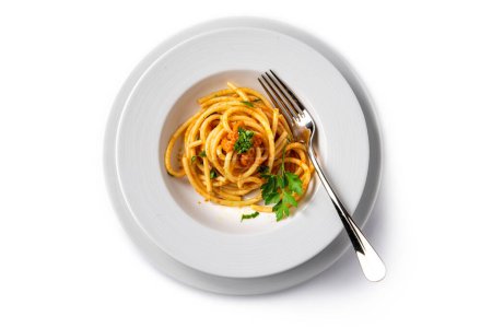 Téléchargez les photos : Vue du dessus de délicieux bucatini à la sauce aux oursins, pâtes italiennes - en image libre de droit