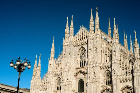 Téléchargez les photos : Façade de la Cathédrale métropolitaine-Basilique de la Nativité de Sainte Marie, Milan, Italie - en image libre de droit