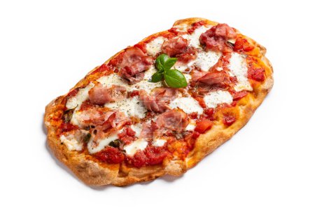 Téléchargez les photos : Délicieuse pinsa à la mozzarella, sauce tomate et jambon cuit, cuisine italienne - en image libre de droit