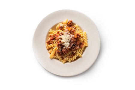 Téléchargez les photos : Assiette de pâtes délicieuses avec sauce bolognaise, vue sur le dessus, pâtes italiennes, nourriture européenne - en image libre de droit
