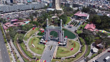 Téléchargez les photos : Vue panoramique du parc de l'amitié dans le quartier de Santiago de Surco dans la capitale de Lima - Pérou - en image libre de droit