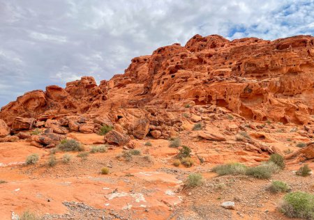 Foto de Montañas del cañón de roca roja en el valle del parque estatal de fuego - Imagen libre de derechos