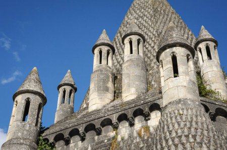 Foto de Fontevraud-l 'Abbaye, Francia - 24 de agosto de 2013: El famoso monasterio Abbaye Royale de Fontevraud en la provincia de Anjou en un día soleado - Imagen libre de derechos