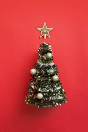 Foto de Abstracto estilo minimalista árbol de Navidad naturaleza muerta. - Imagen libre de derechos