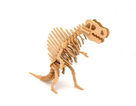 Téléchargez les photos : Squelette modèle de dinosaure sur fond blanc. Illustration 3 d - en image libre de droit