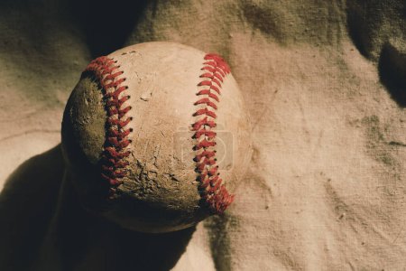 Foto de Banner de béisbol rústico con arrugas sobre fondo de textura de lino - Imagen libre de derechos
