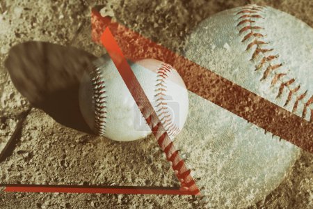 Téléchargez les photos : Image abstraite de balle de baseball sur le sol sablonneux - en image libre de droit