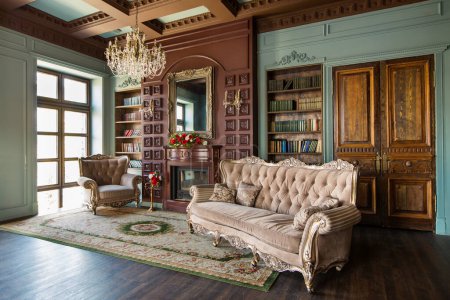 Foto de Interior de lujo de la biblioteca del hogar. Sala de estar con muebles elegantes - Imagen libre de derechos