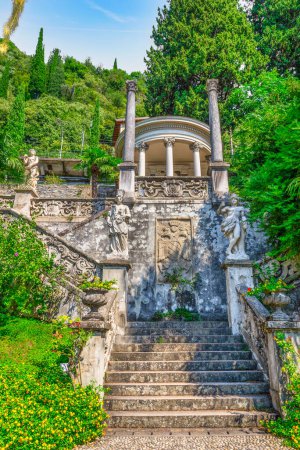 Alcoba en el parque de Villa Monastero en Varenna, Italia