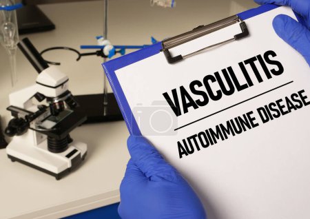 Vasculitis Enfermedad Autoinmune se muestra usando un texto
