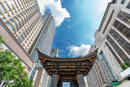 Téléchargez les photos : L'Archway est une pièce d'architecture traditionnelle et l'emblème de la ville de Kunming, Yunan, Chine
. - en image libre de droit