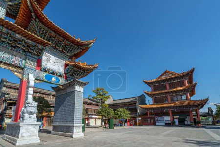 Téléchargez les photos : L'Archway est une pièce d'architecture traditionnelle et l'emblème de la ville de Kunming, Yunan, Chine
. - en image libre de droit