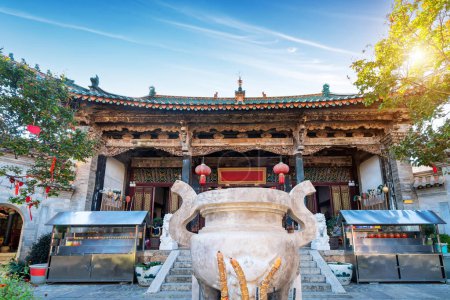 Téléchargez les photos : Le temple juridique est situé dans l'ancienne ville de Guandu dans la banlieue sud-est de Kunming, Yunnan, Chine. - en image libre de droit