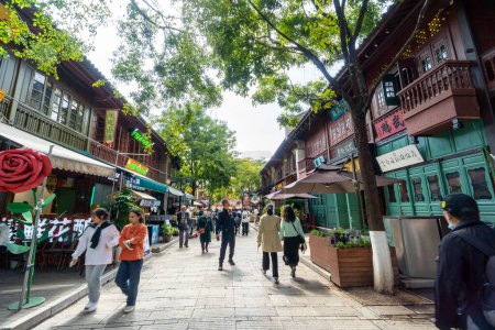 Téléchargez les photos : Changsha, CHINE-22 SEPTEMBRE 2023 : Taiping Street est la rue la plus complète conservée dans l'ancienne ville de Changsha - en image libre de droit