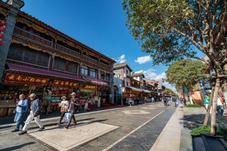Téléchargez les photos : Kunming Chine, 17 octobre 2023 : Rue de la ville antique de Guandu près du centre-ville de Kunming - en image libre de droit