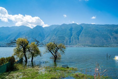 Paisaje del lago Erhai, ubicado en Dalí, Yunnan, China.