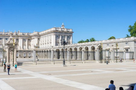 Foto de Retiro regio de España: el Palacio Real de Madrid y su encanto intemporal - Imagen libre de derechos