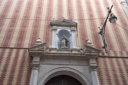 Téléchargez les photos : Style de vie méditerranéen dans le paysage urbain historique de Malaga Explorez les itinéraires pittoresques et les merveilles architecturales de Malaga, une véritable représentation de la culture méditerranéenne. - en image libre de droit