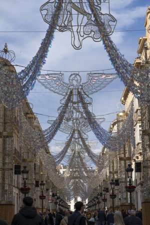 Téléchargez les photos : Vivez l'ambiance festive dans les rues de Malaga, en Espagne, pendant la joyeuse célébration de Noël. - en image libre de droit