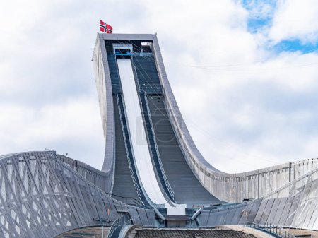 Foto de La invasión de Holmenkollen salto de esquí en Oslo, Noruega - Imagen libre de derechos
